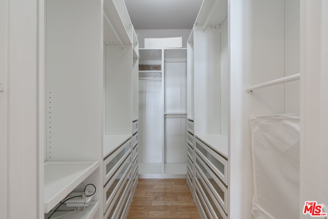 1670 Malcolm Ave Unit: 203