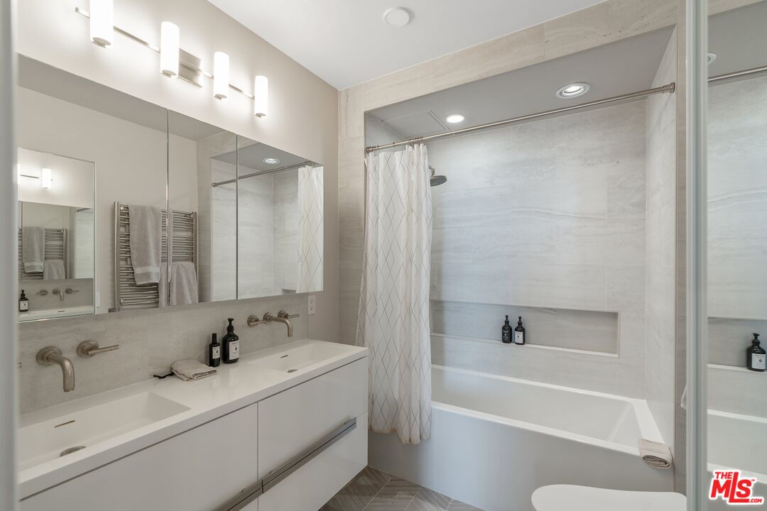 1670 Malcolm Ave Unit: 203