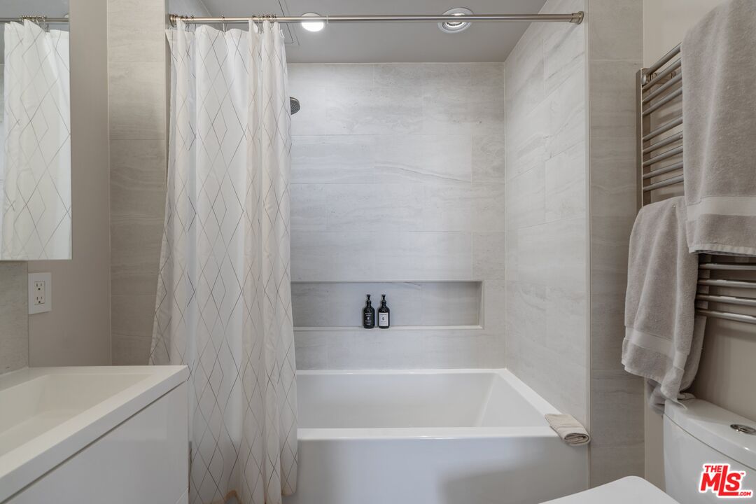 1670 Malcolm Ave Unit: 203
