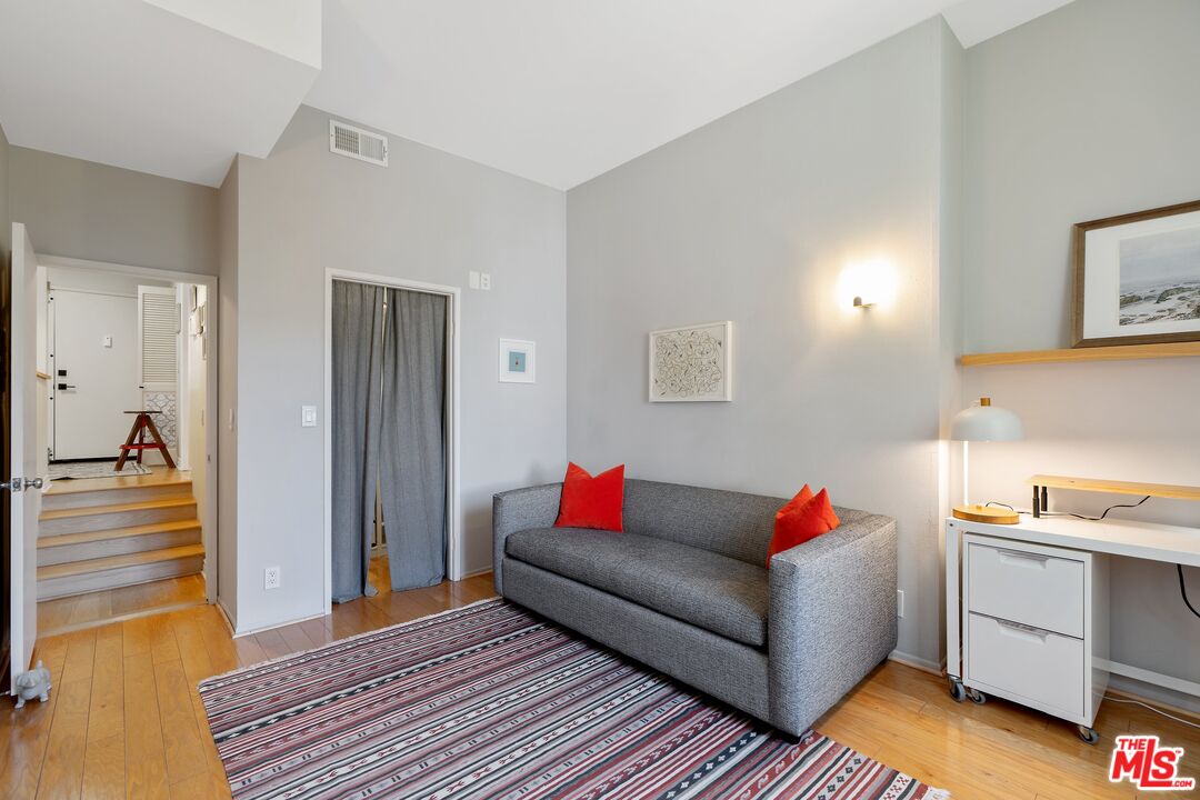 1670 Malcolm Ave Unit: 203