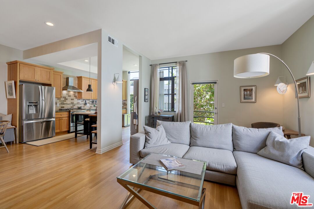 1670 Malcolm Ave Unit: 203