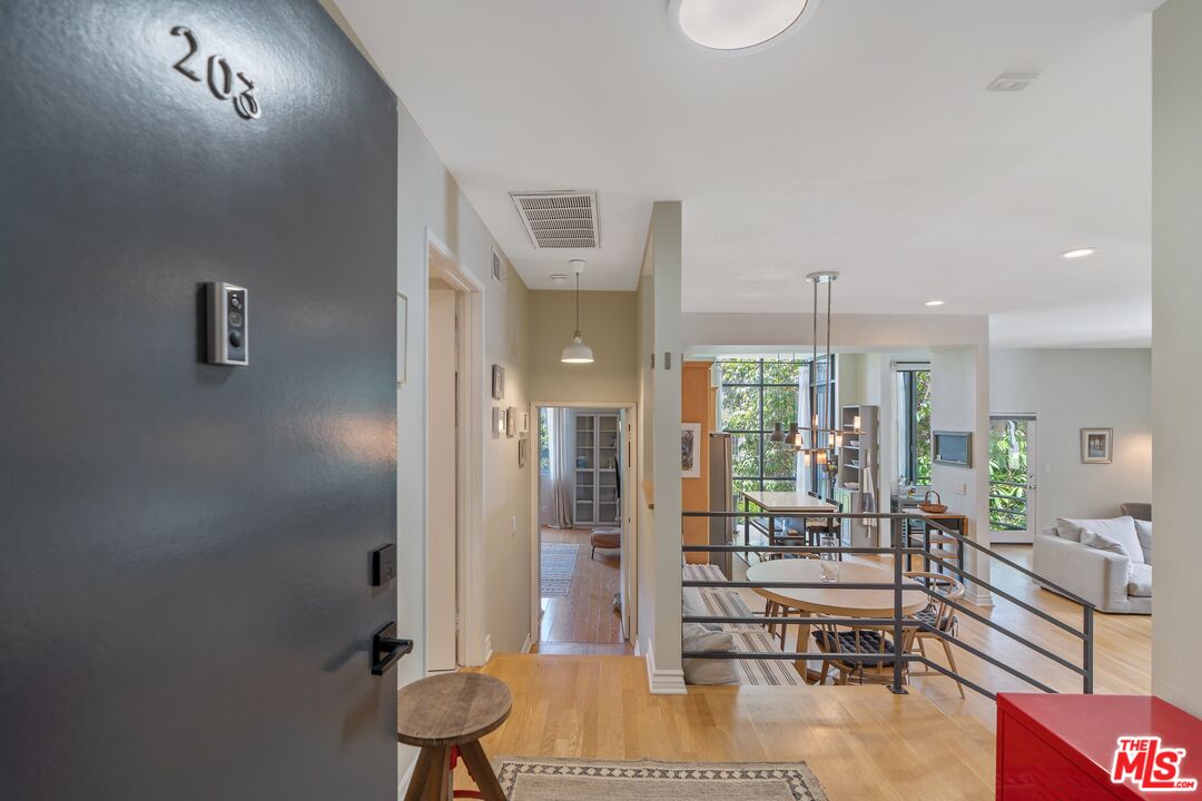 1670 Malcolm Ave Unit: 203