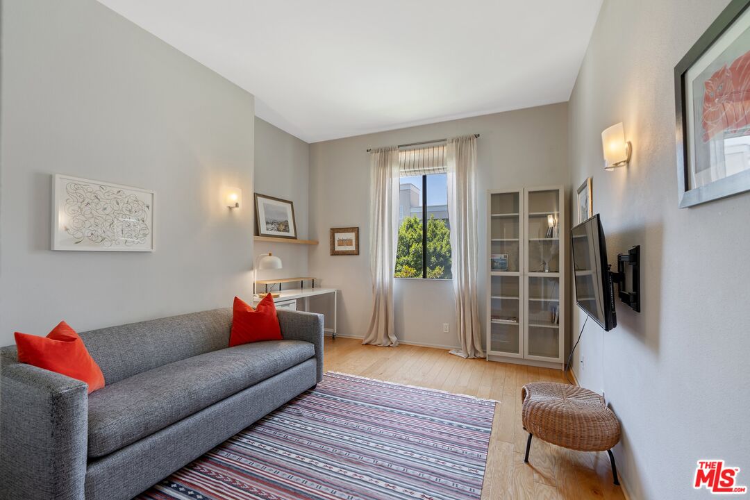 1670 Malcolm Ave Unit: 203