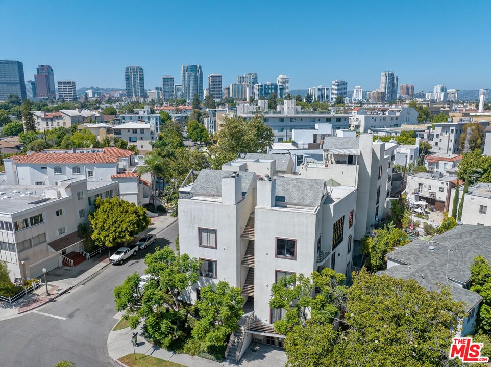 1670 Malcolm Ave Unit: 203