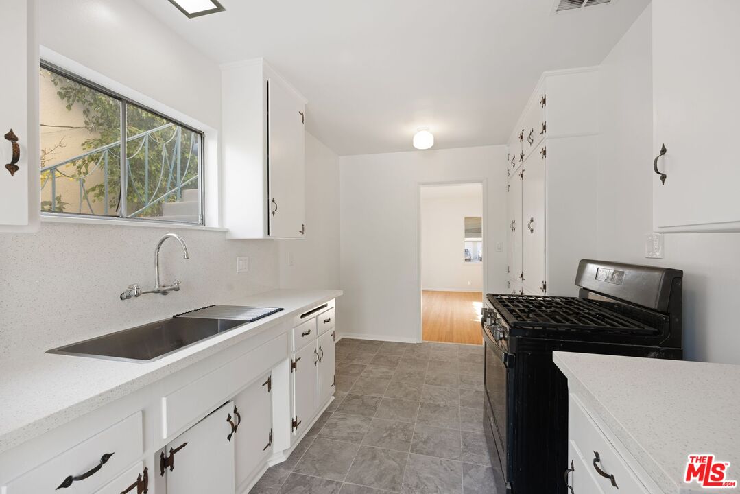 4268 Jackson Ave Unit: A