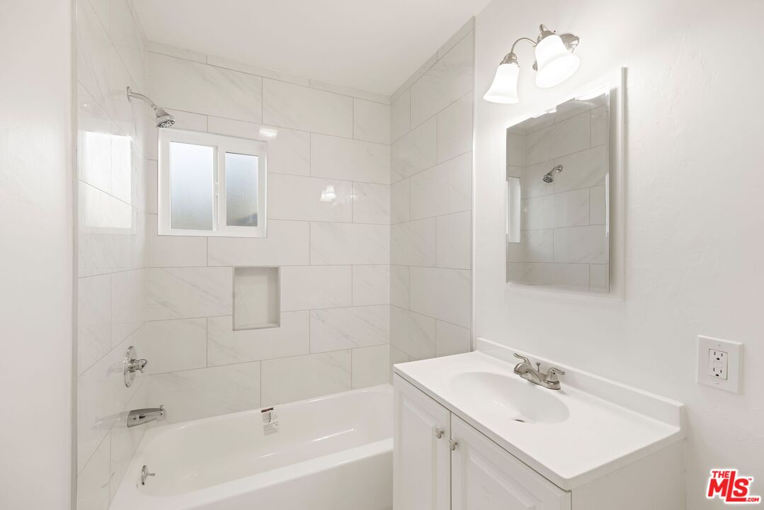 4268 Jackson Ave Unit: A