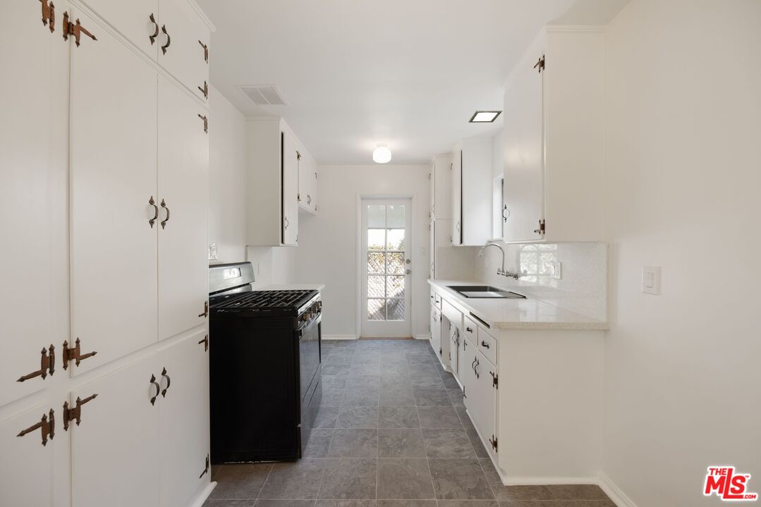 4268 Jackson Ave Unit: A