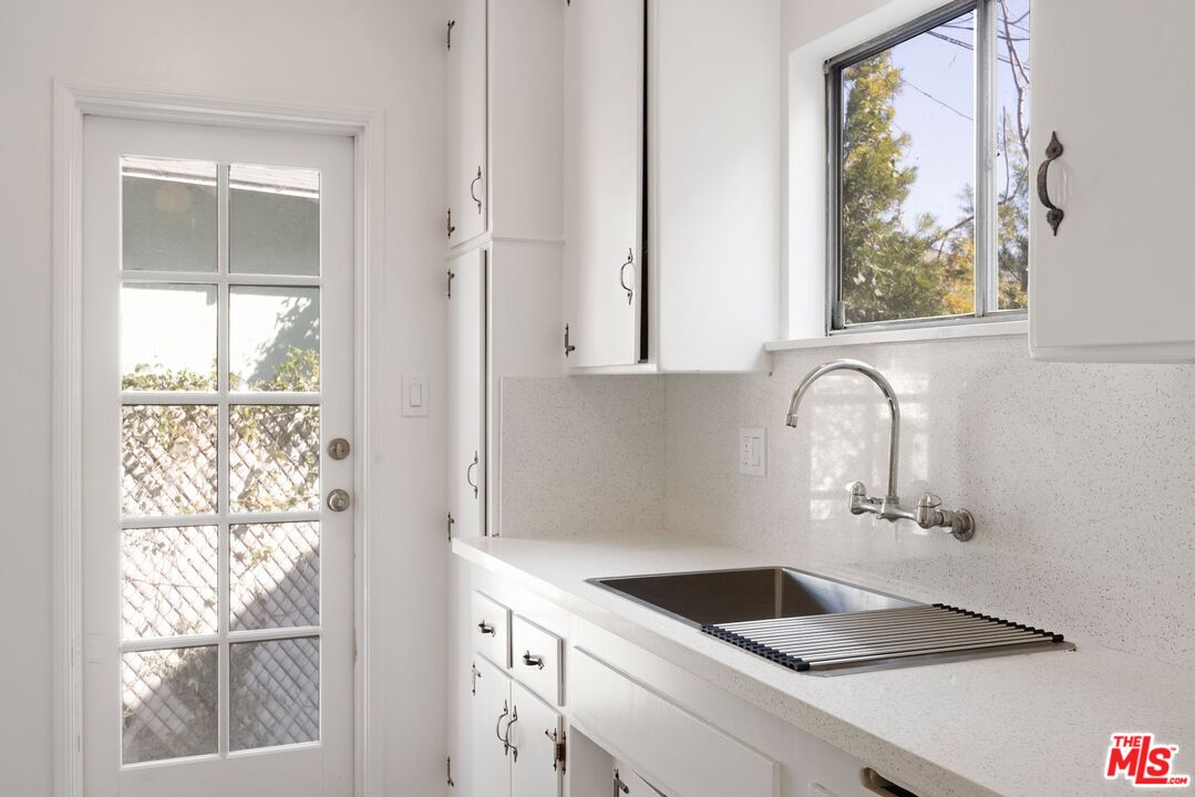 4268 Jackson Ave Unit: A