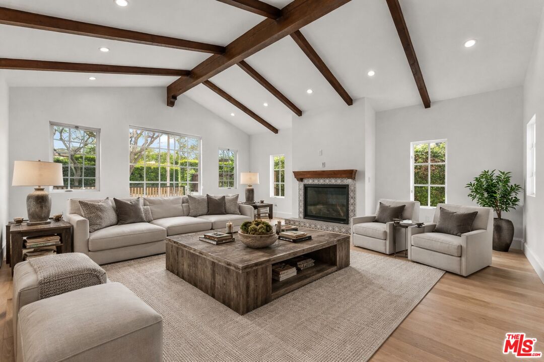 9005 ROSEWOOD AVE