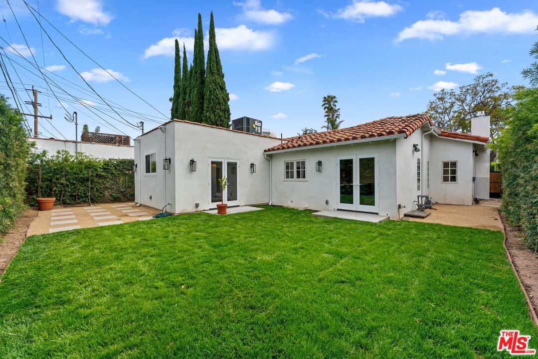 9005 ROSEWOOD AVE