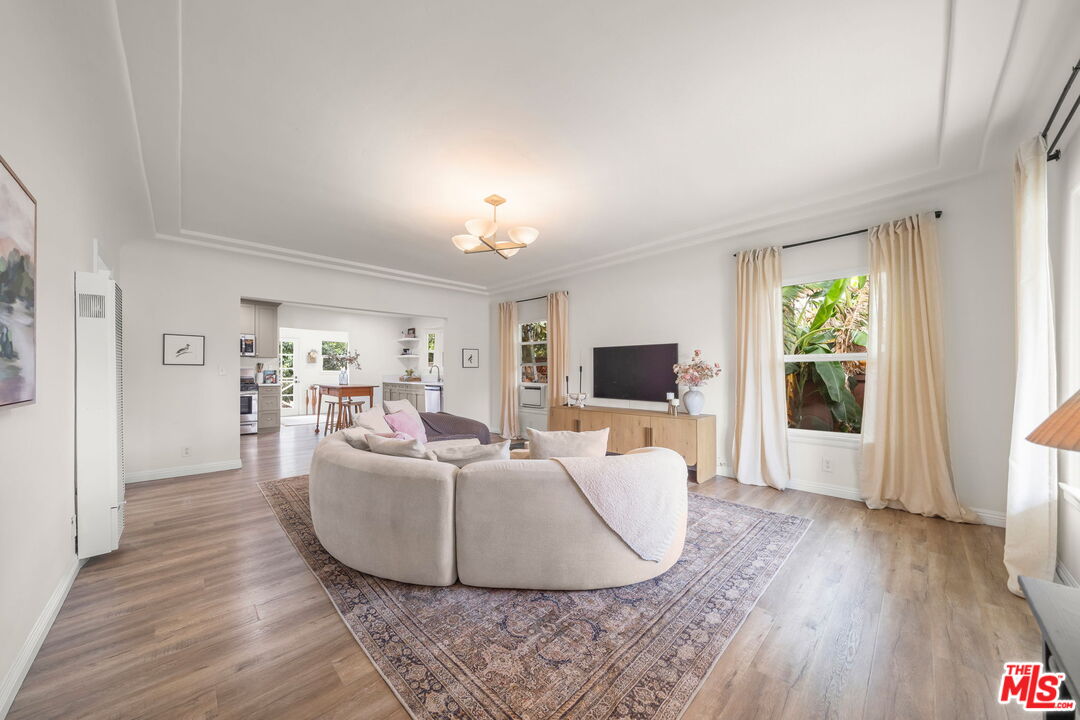 457 W 14th St