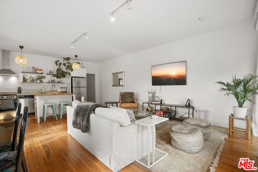 3324 Hamilton Way