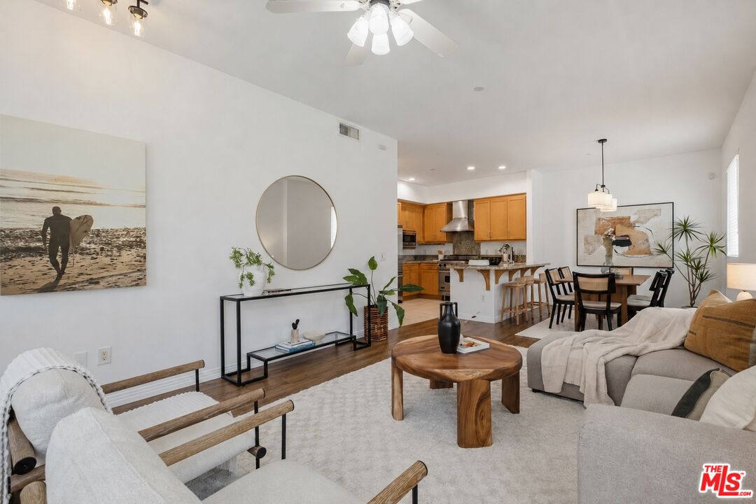 4050 Glencoe Ave Unit: 315