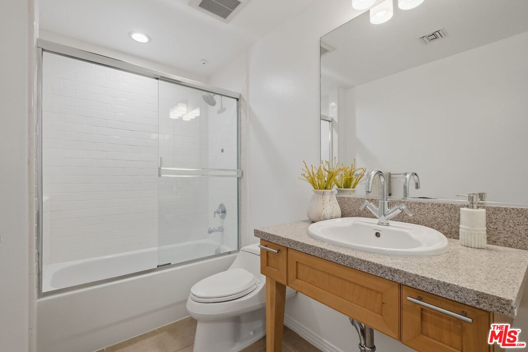 4050 Glencoe Ave Unit: 315