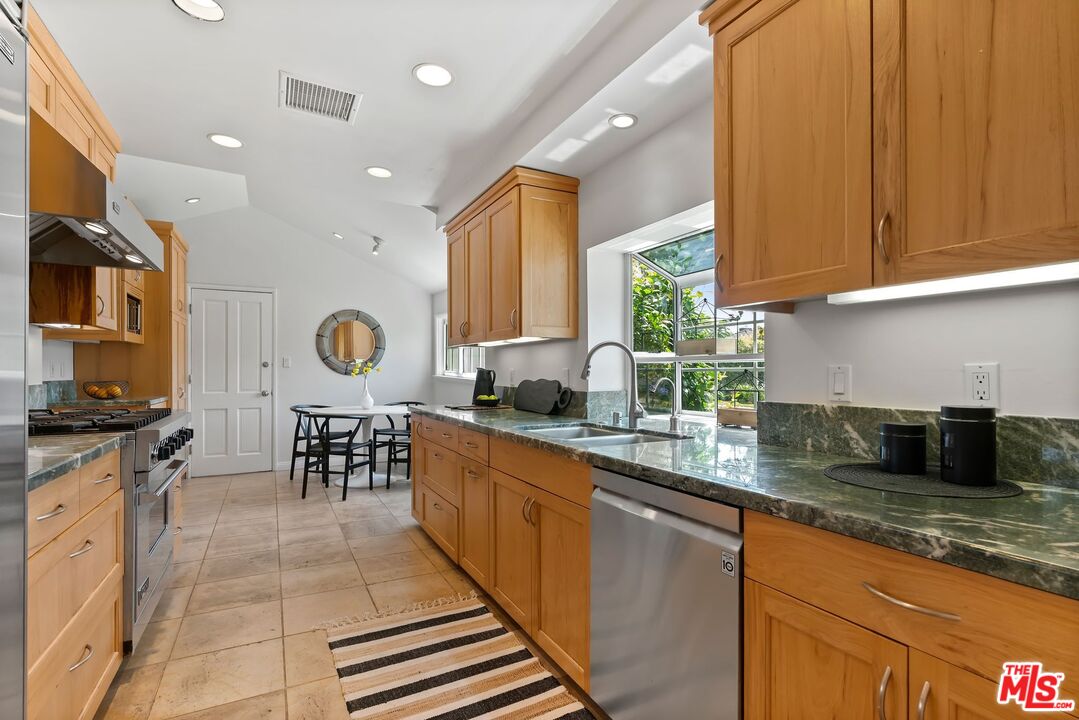 1401 Jonesboro Dr