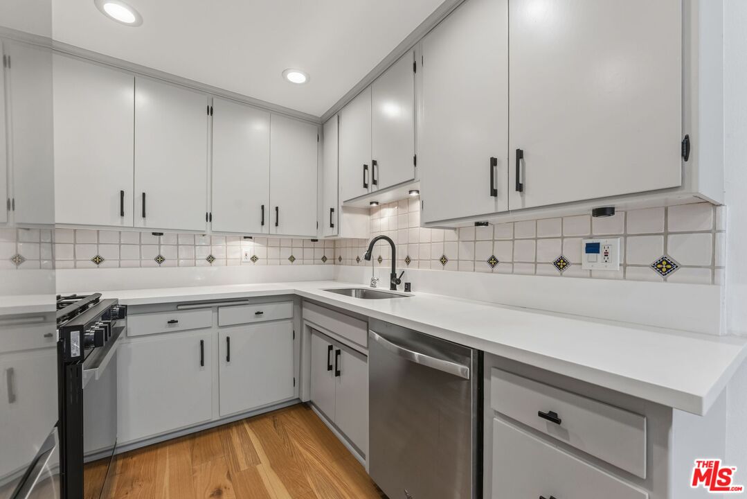9061 Keith Ave Unit: 208