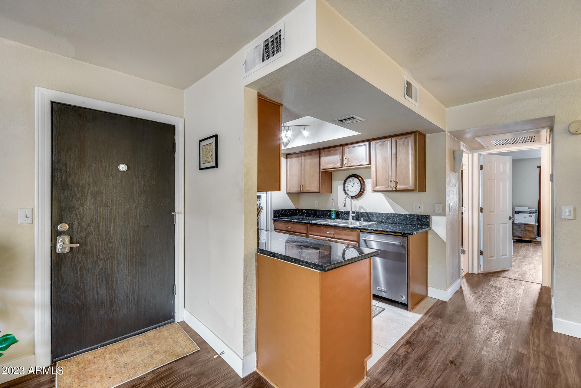 740 W ELM Street # 219