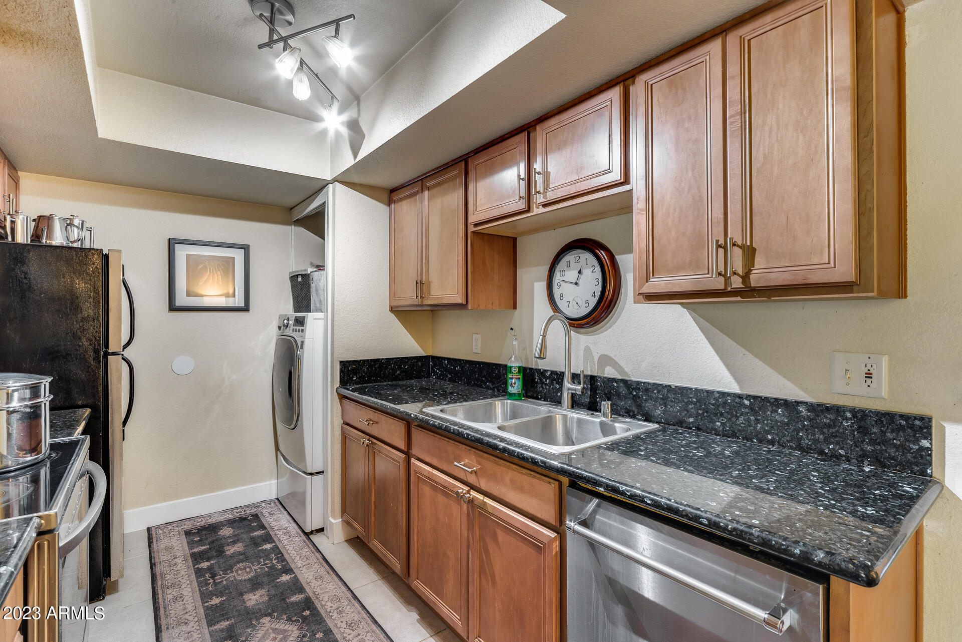 740 W ELM Street # 219