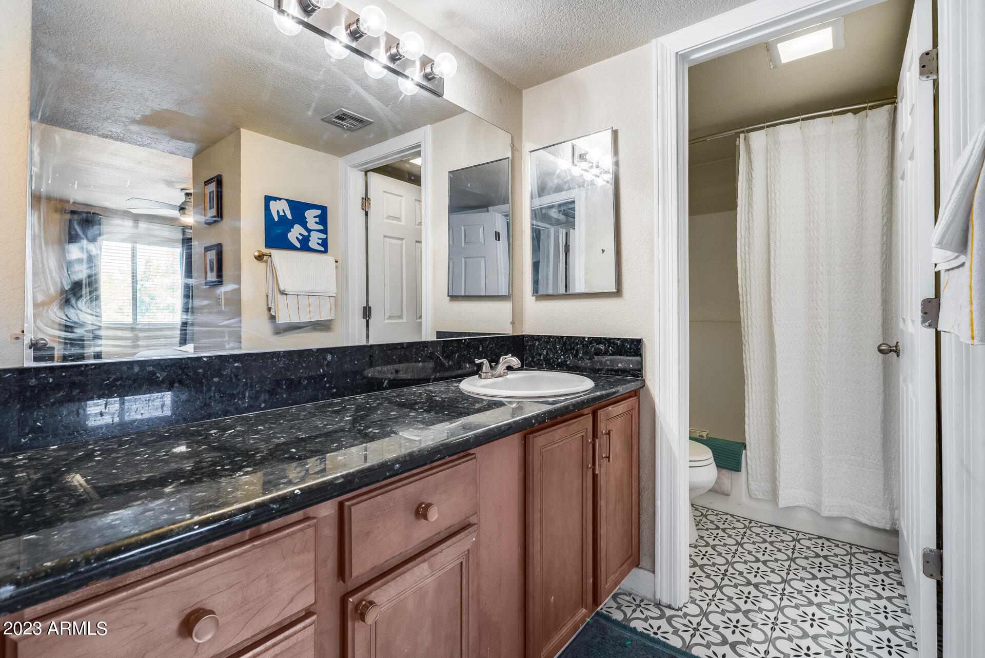 740 W ELM Street # 219