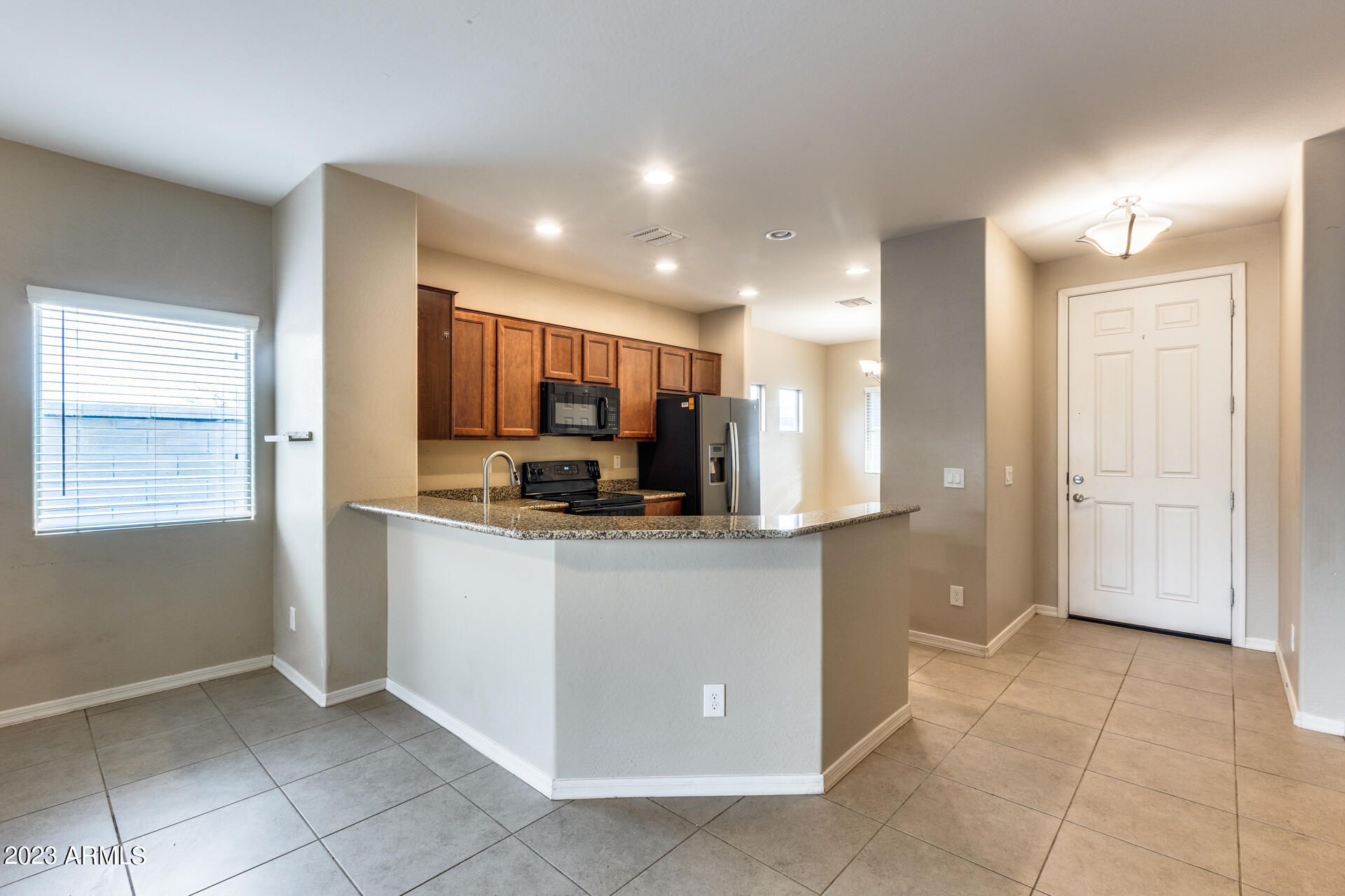 1306 W SMOKE TREE Avenue