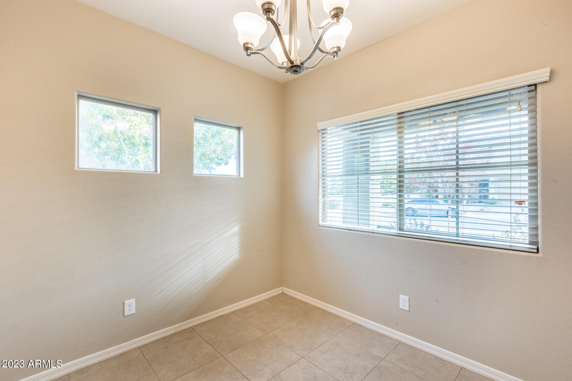 1306 W SMOKE TREE Avenue