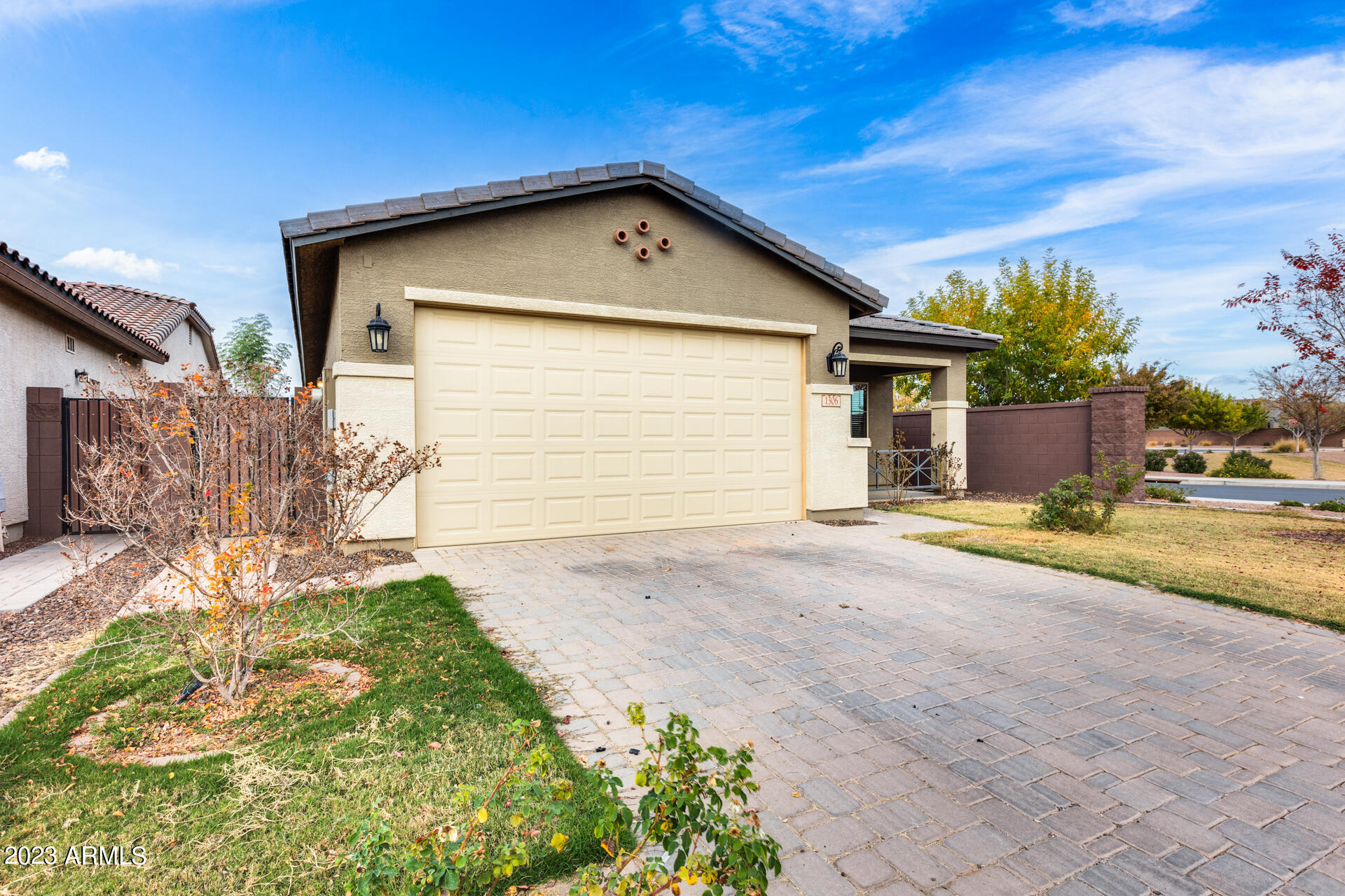 1306 W SMOKE TREE Avenue