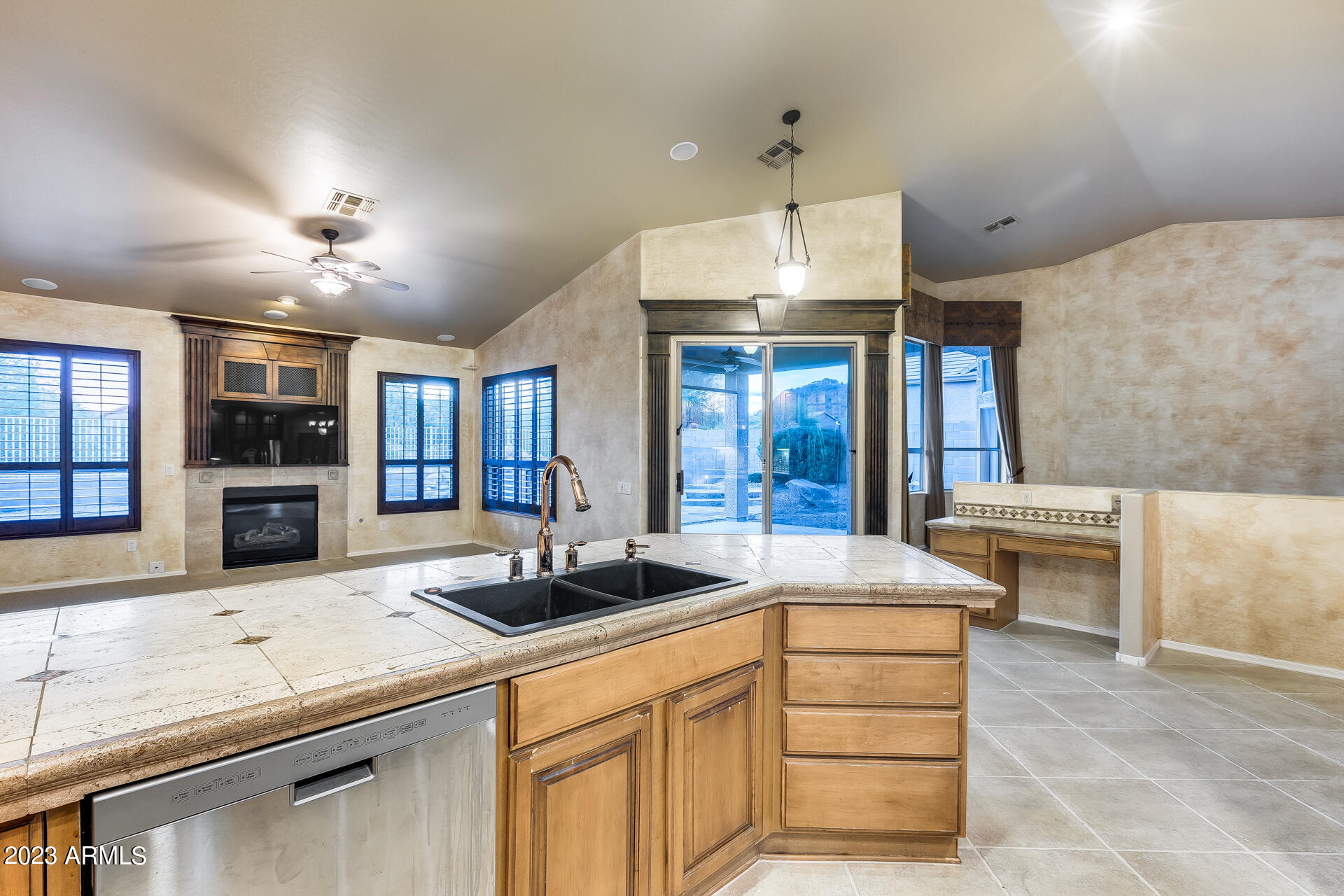 2514 N VIA SERENA Circle