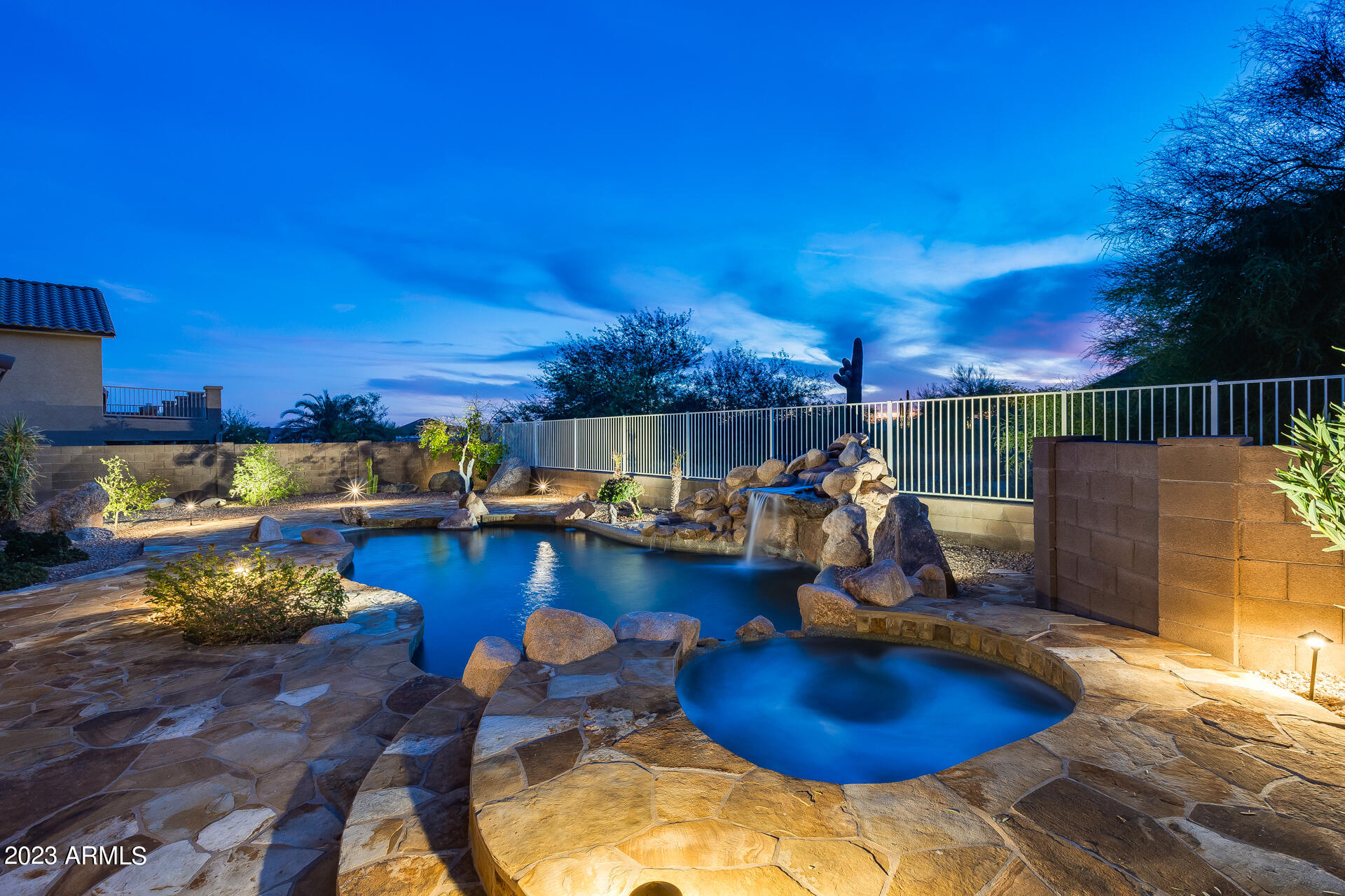 2514 N VIA SERENA Circle