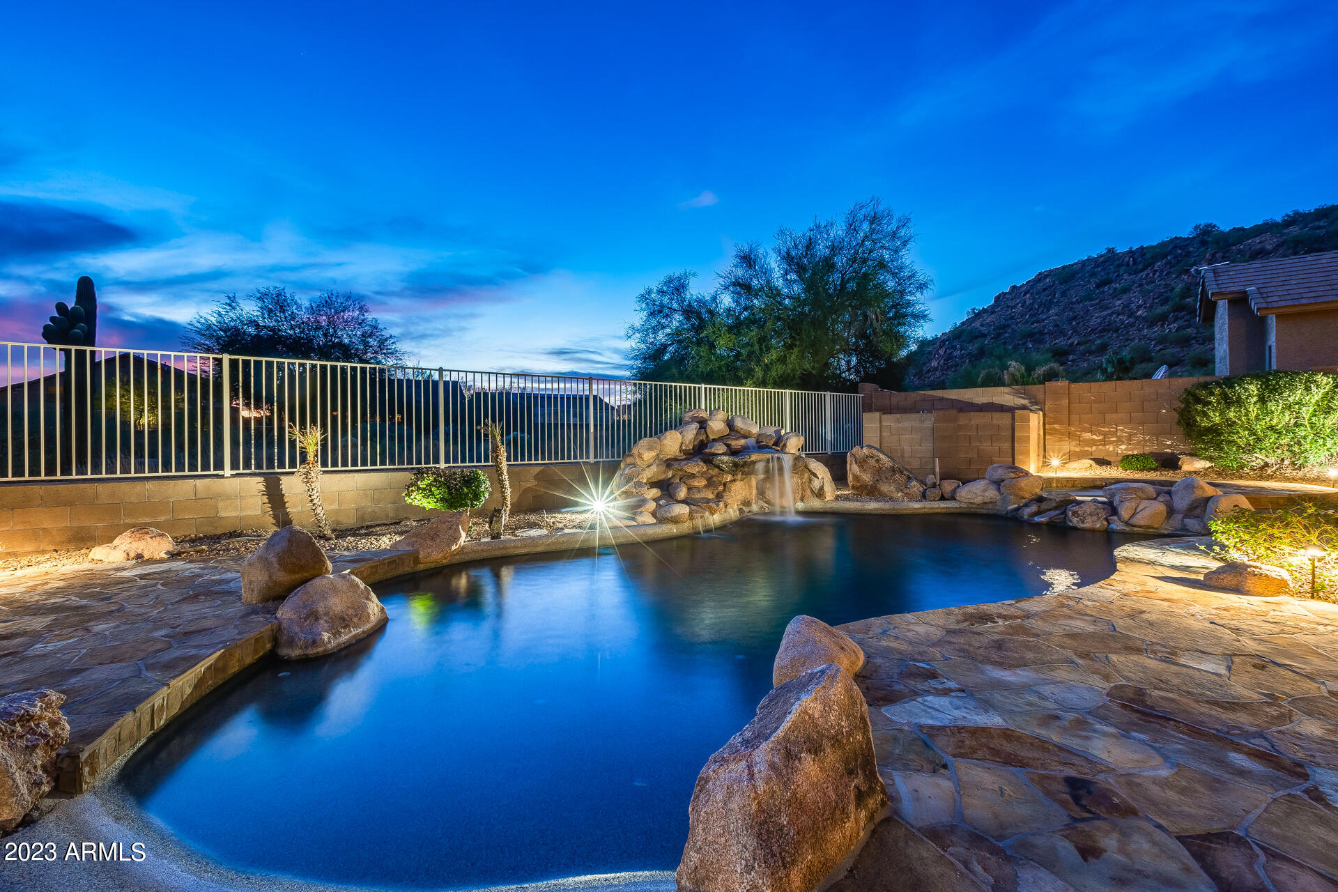 2514 N VIA SERENA Circle