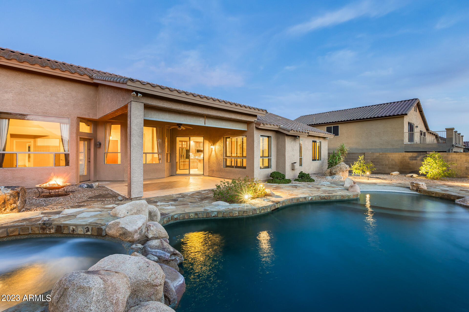 2514 N VIA SERENA Circle