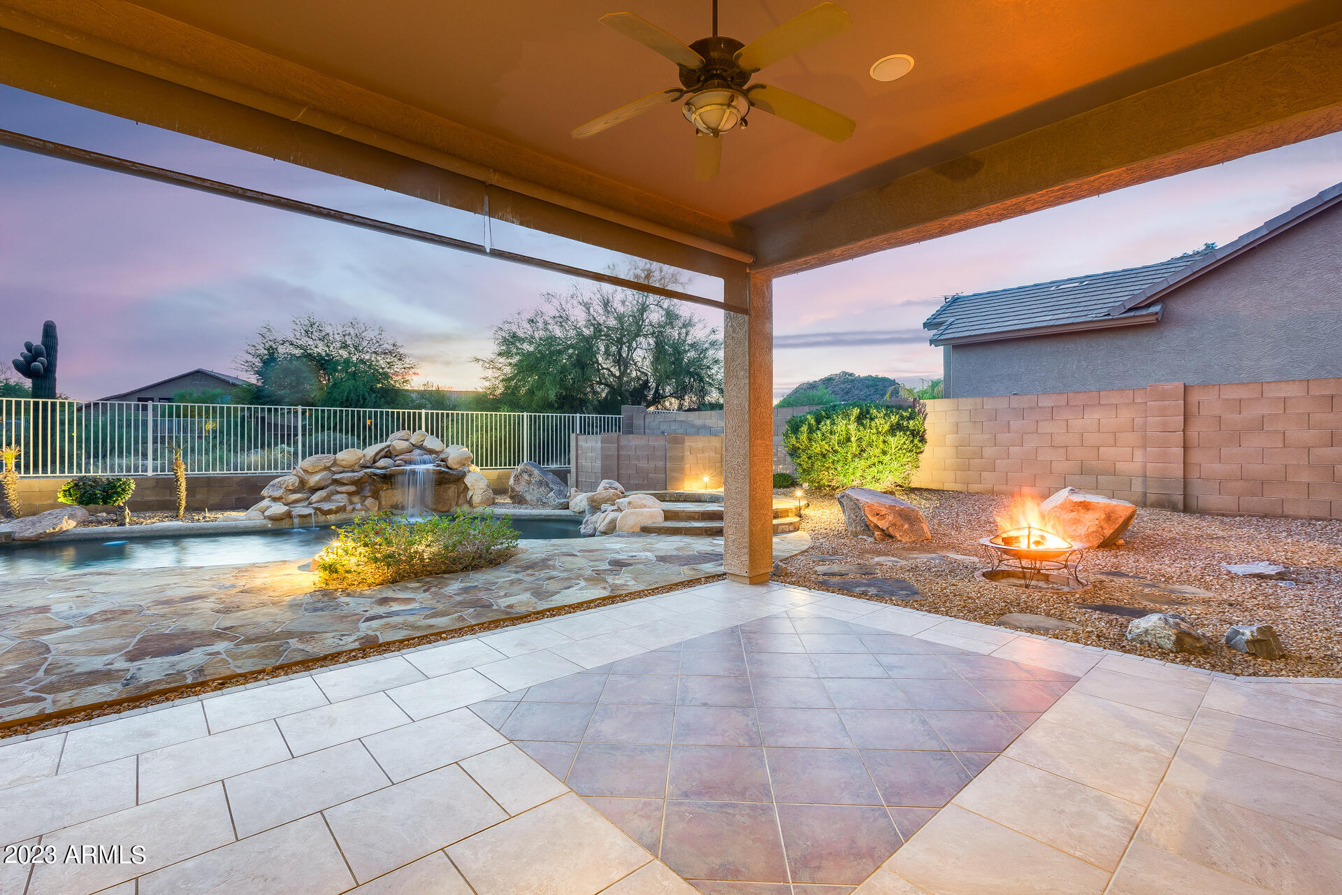 2514 N VIA SERENA Circle