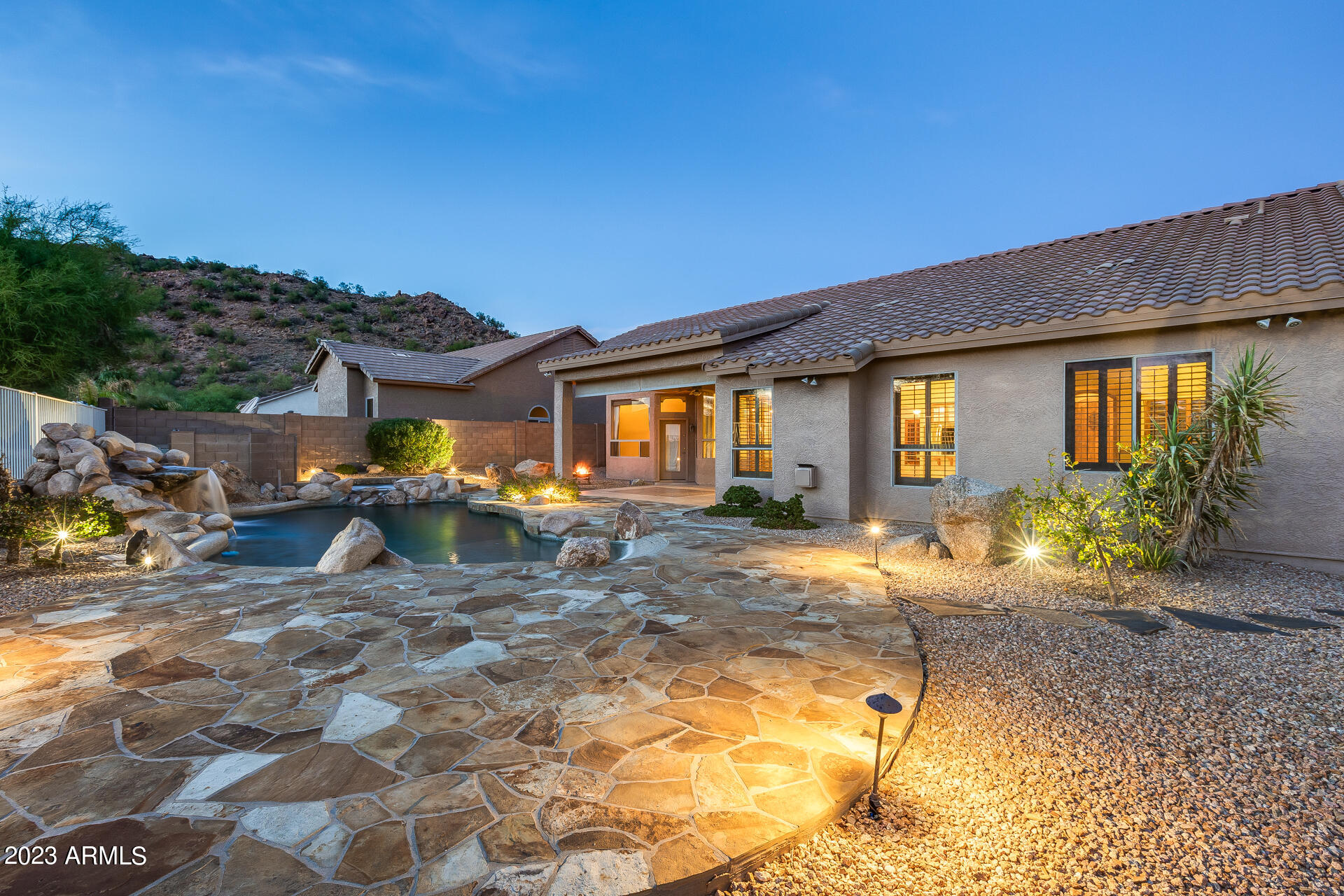 2514 N VIA SERENA Circle