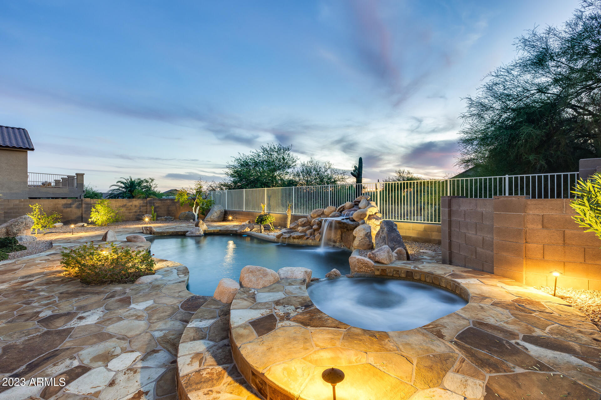 2514 N VIA SERENA Circle