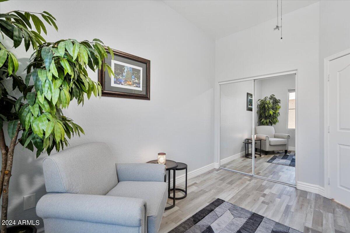 9233 E NEVILLE Avenue, 1099