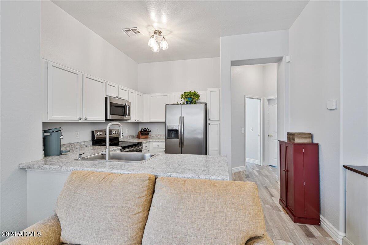 9233 E NEVILLE Avenue, 1099