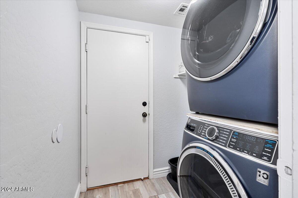 9233 E NEVILLE Avenue, 1099