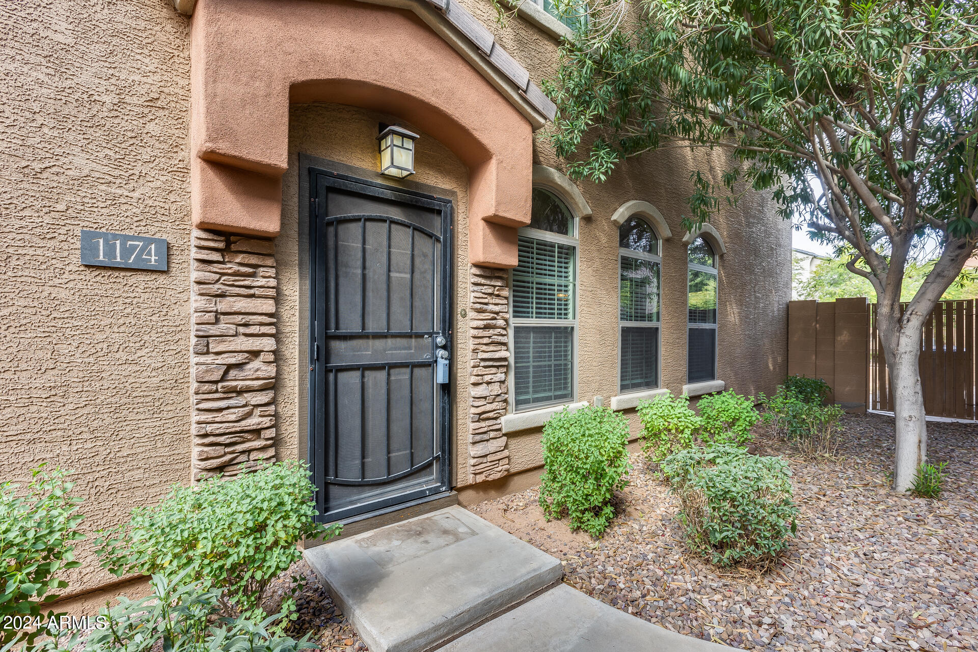 1350 S GREENFIELD Road # 1174