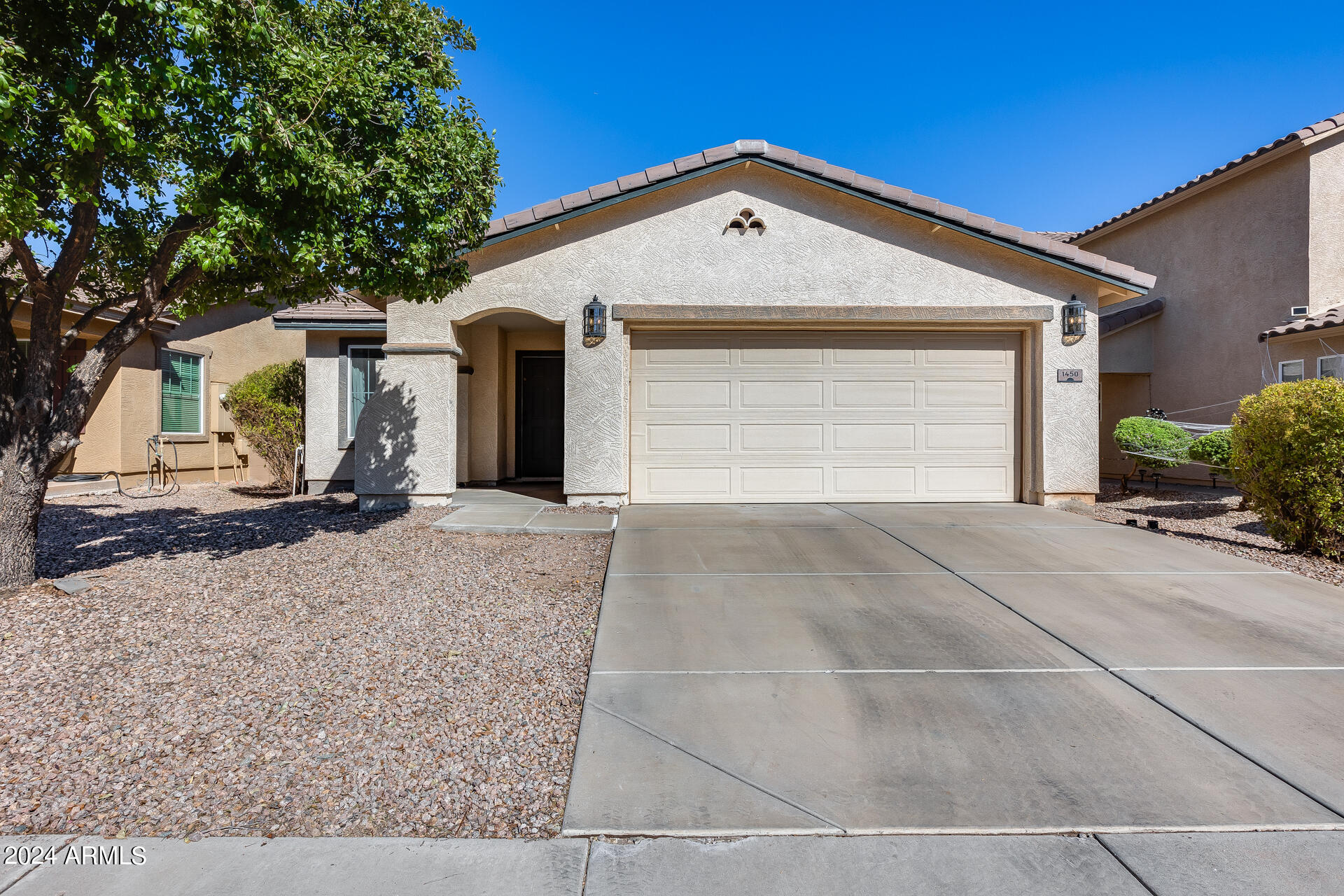 1450 E LAKEVIEW Drive