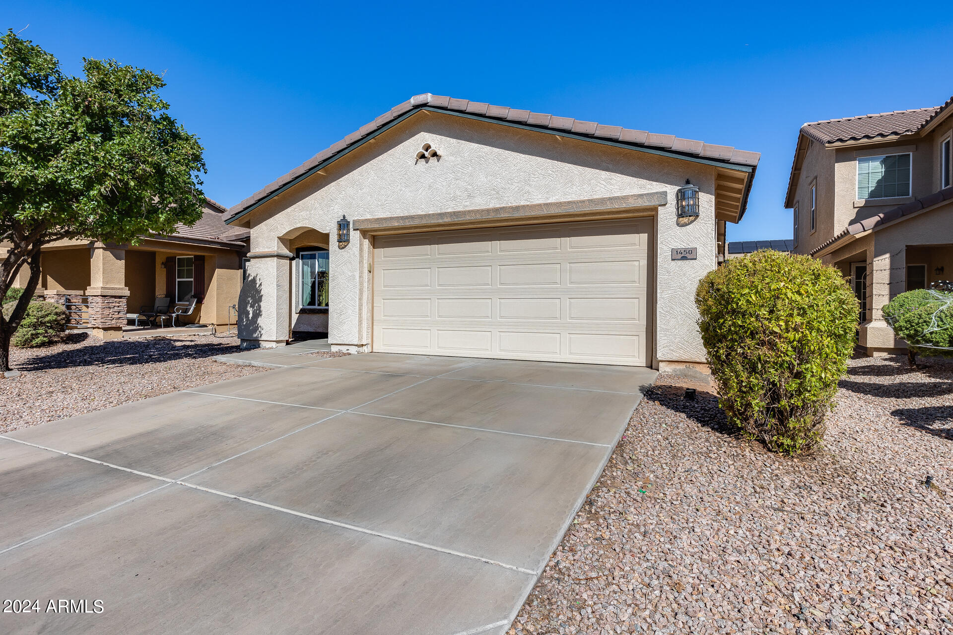 1450 E LAKEVIEW Drive