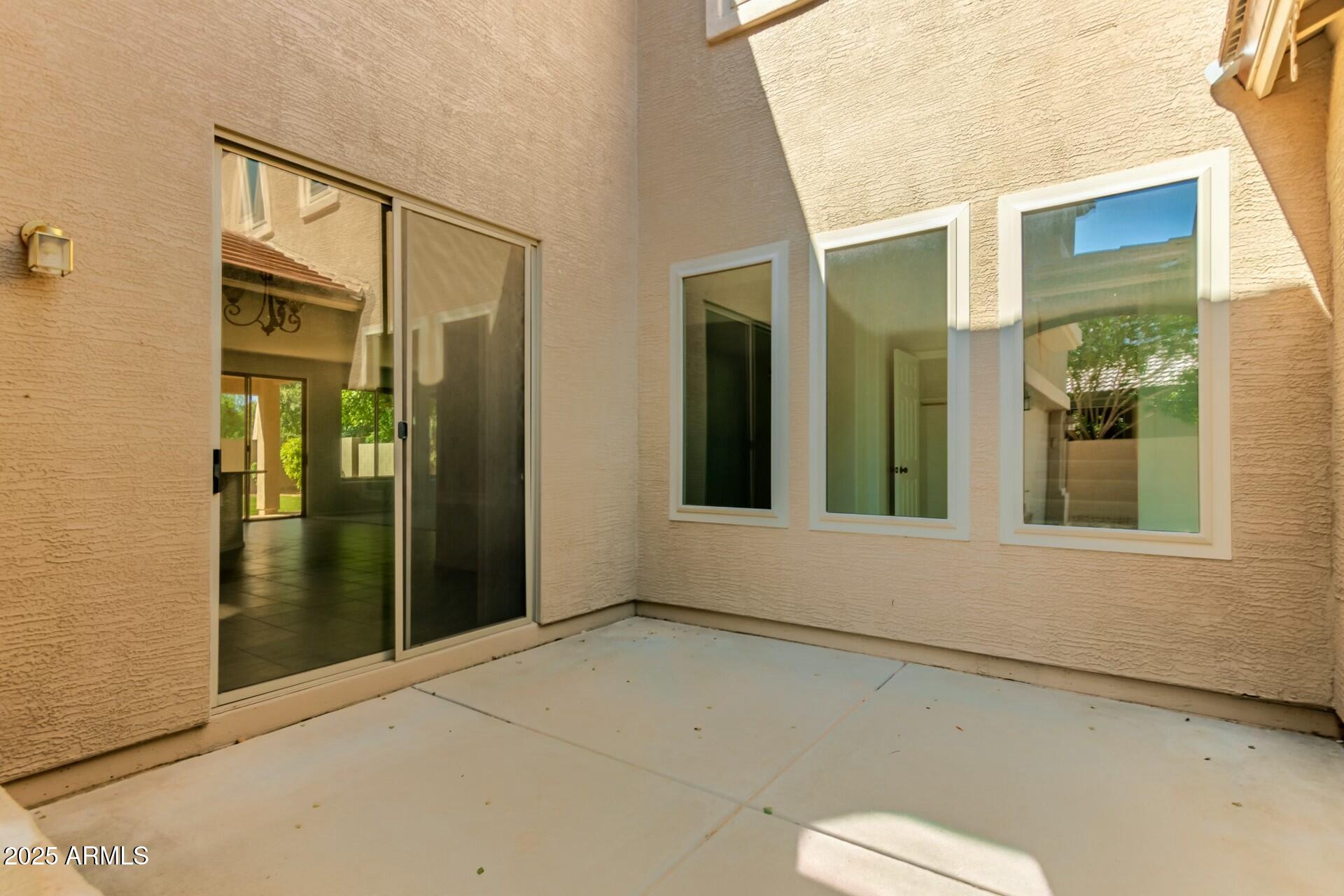 1651 E REDWOOD Place