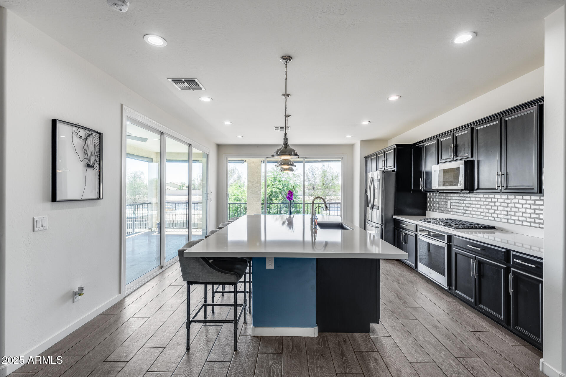 709 W FLINTLOCK Way