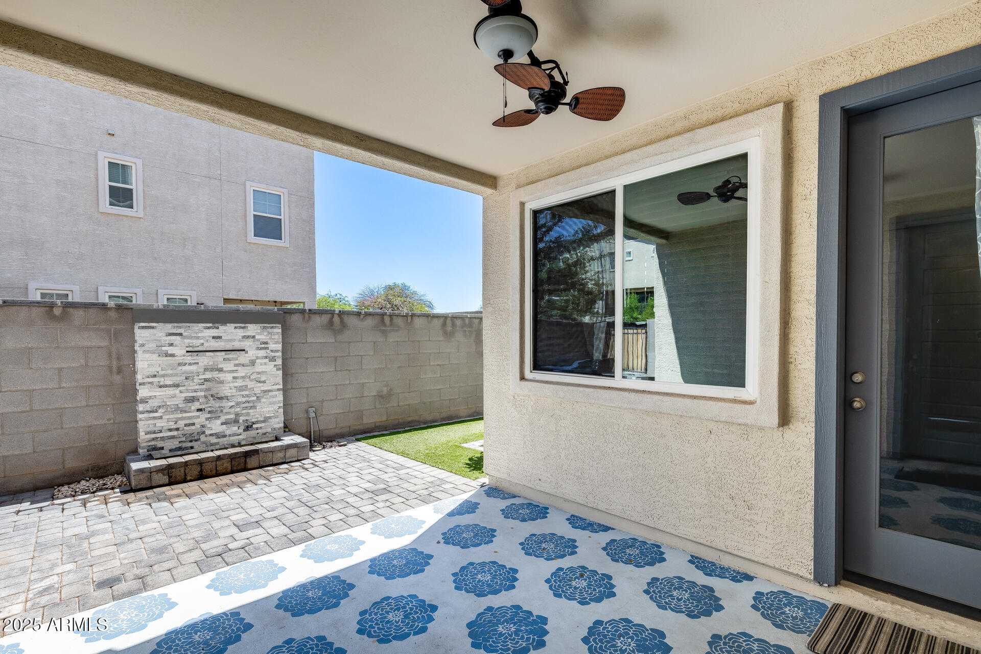 709 W FLINTLOCK Way