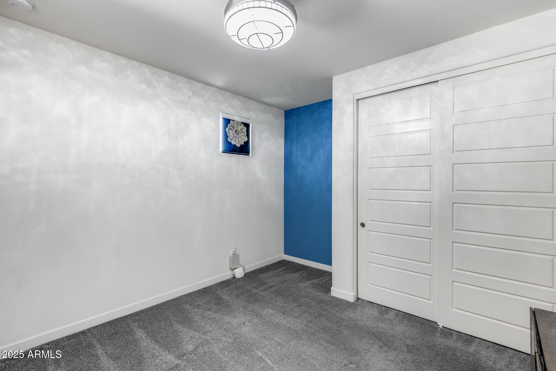 709 W FLINTLOCK Way