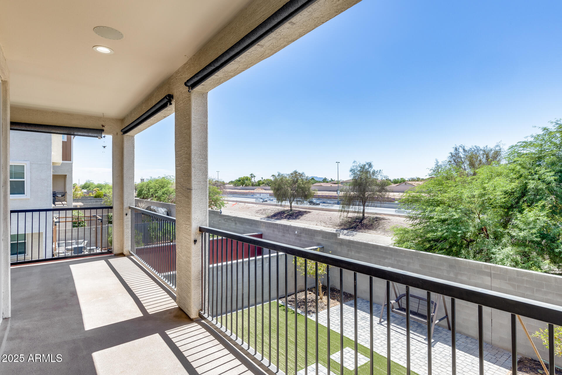 709 W FLINTLOCK Way