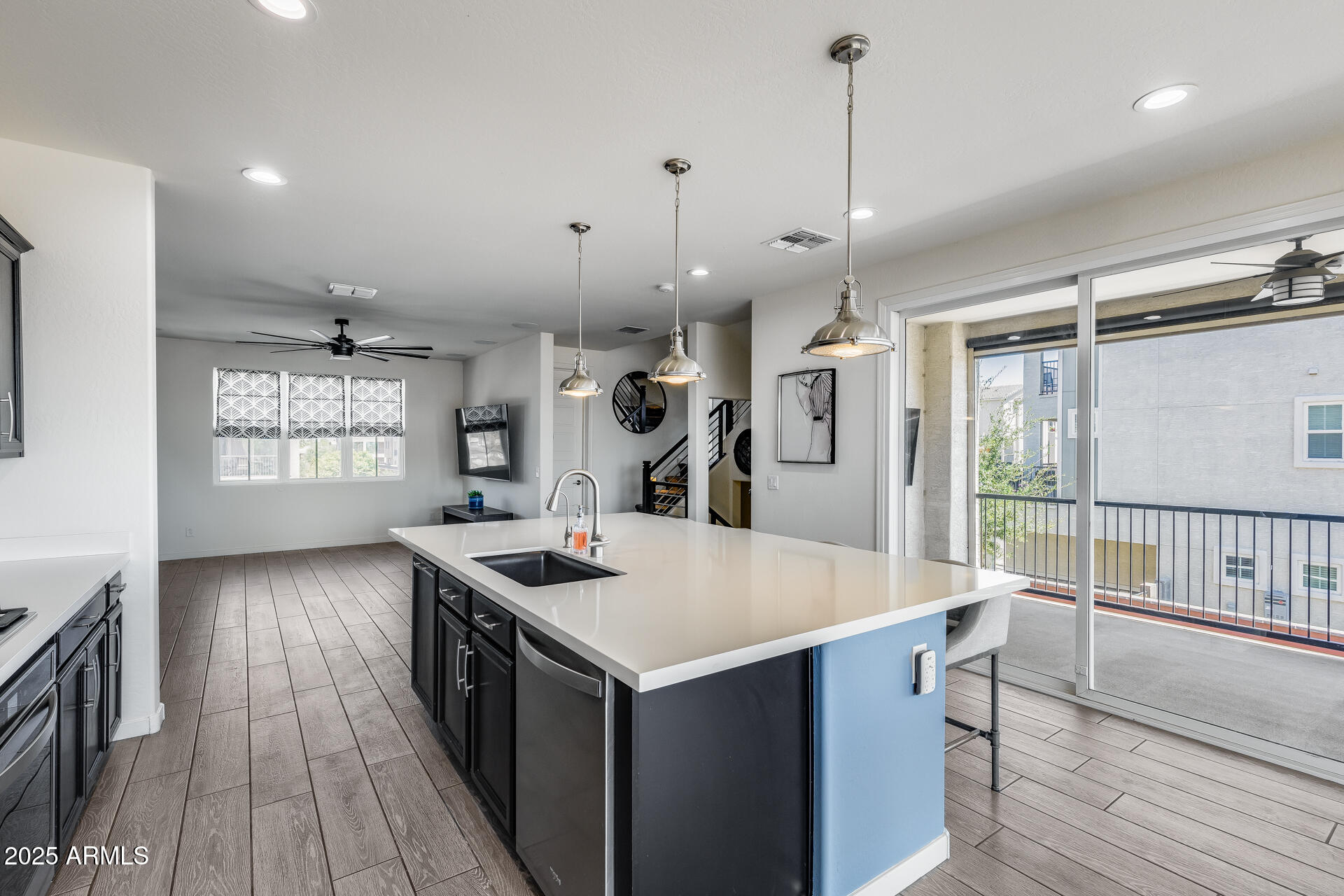 709 W FLINTLOCK Way