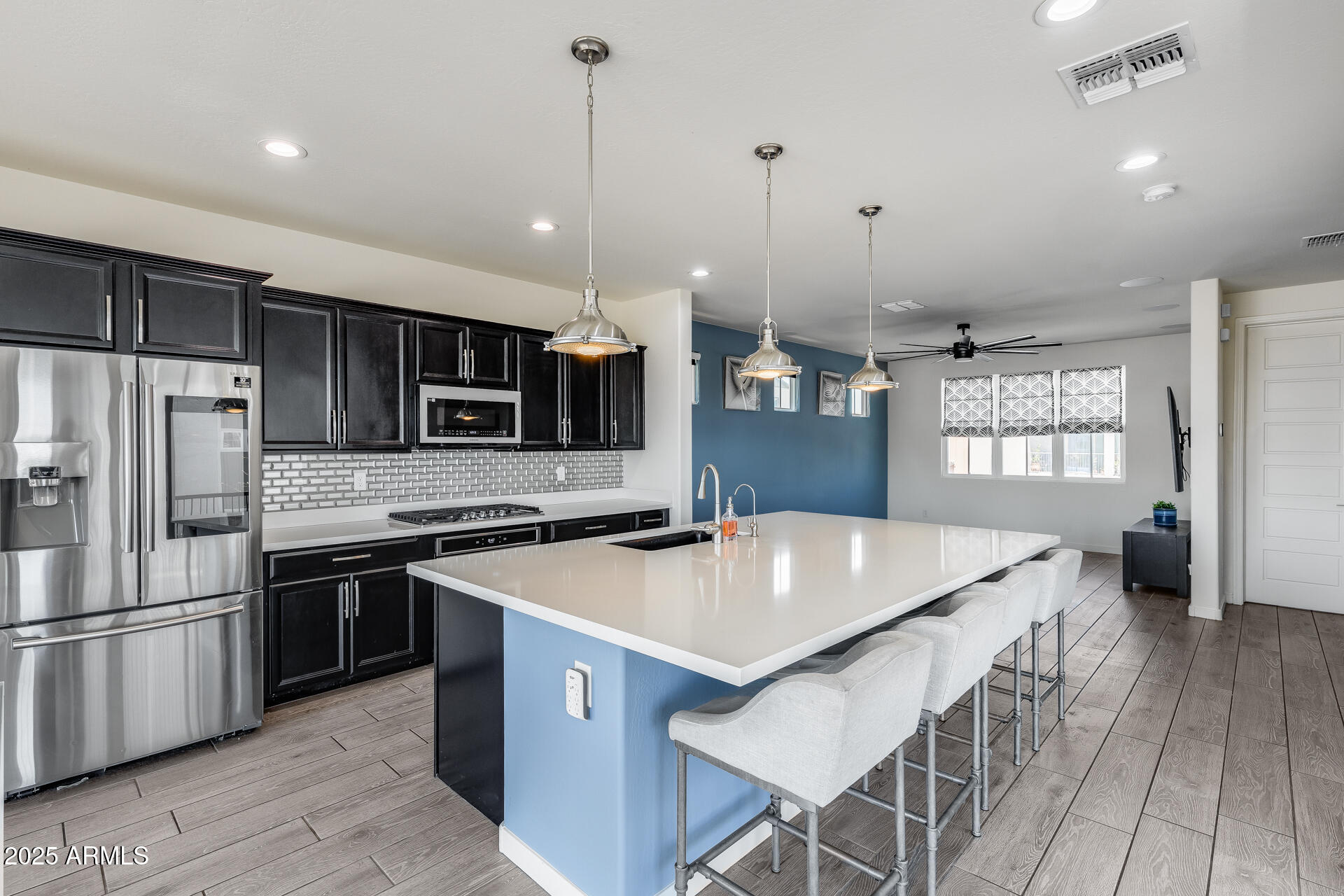 709 W FLINTLOCK Way