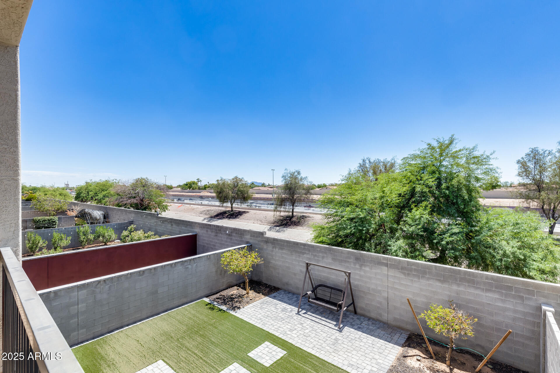 709 W FLINTLOCK Way