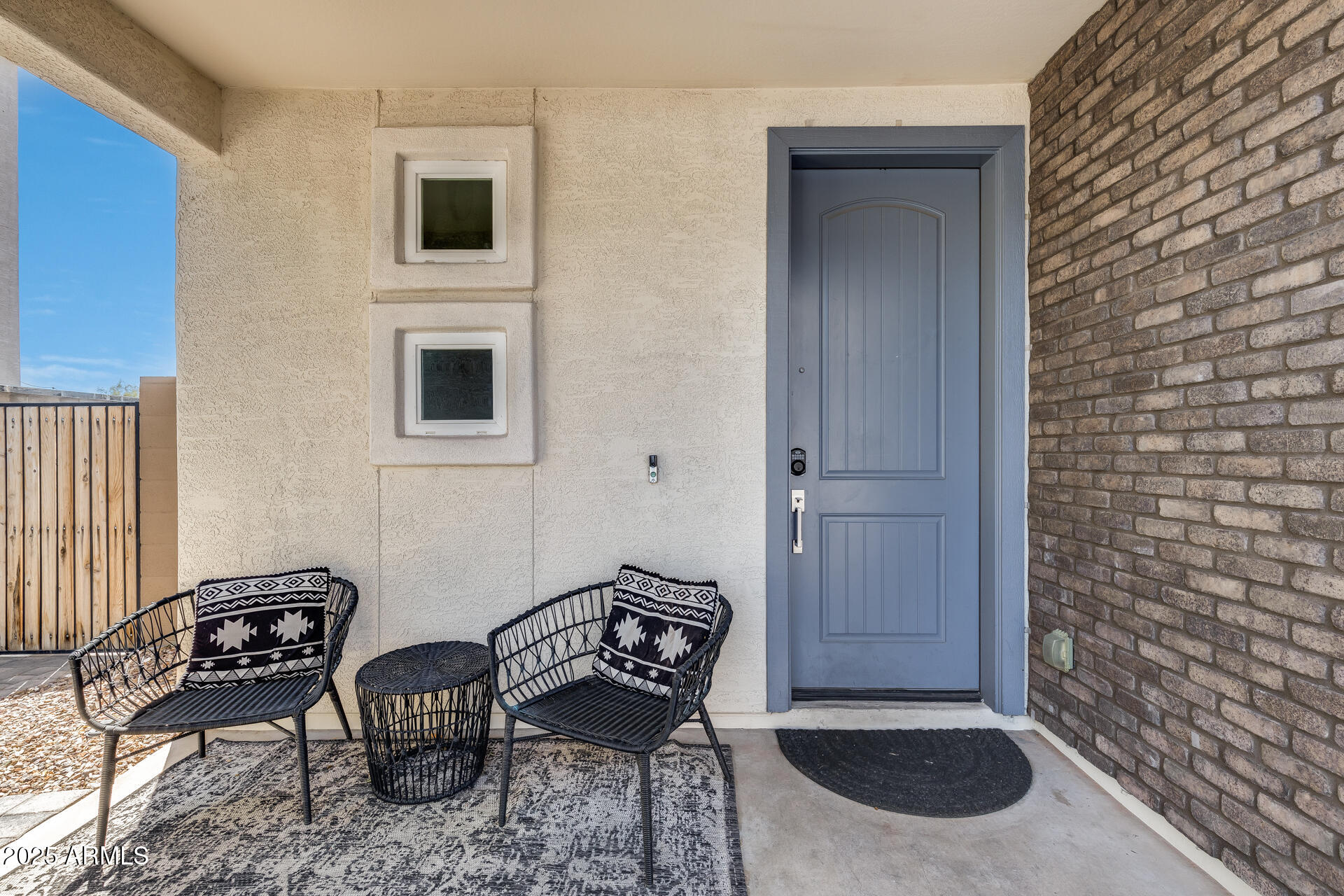 709 W FLINTLOCK Way