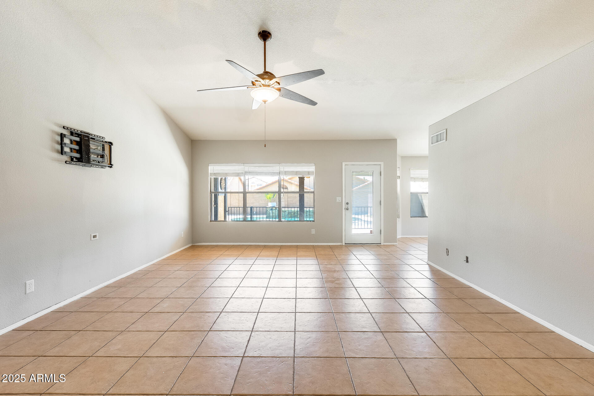 2545 E GRANITE VIEW Drive