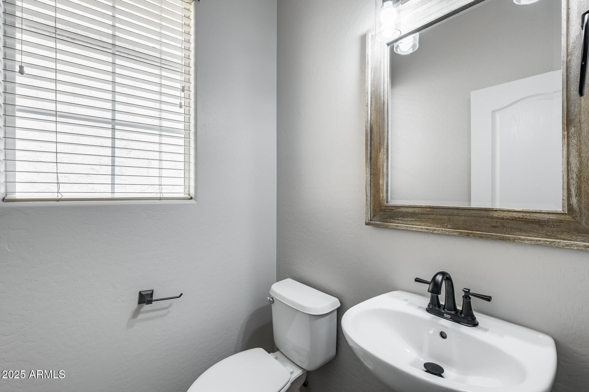 4292 E CARLA VISTA Drive